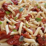 Penne à la feta et tomates cerise au four