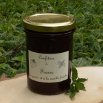 confiture extra de fraise à la menthe fraîche et au poivre